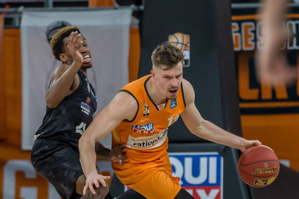 高创造力的 高创造力的